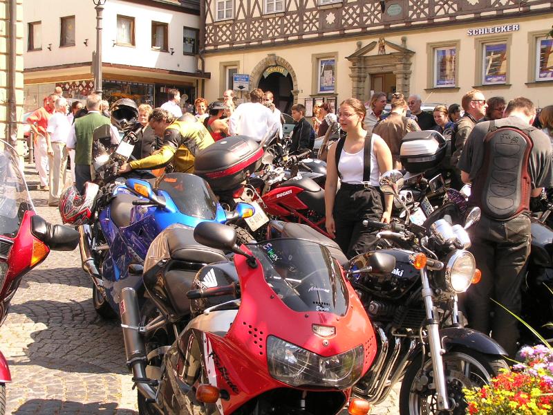 Sackhochzeit 022.jpg - Freitag - vorm Standesamt